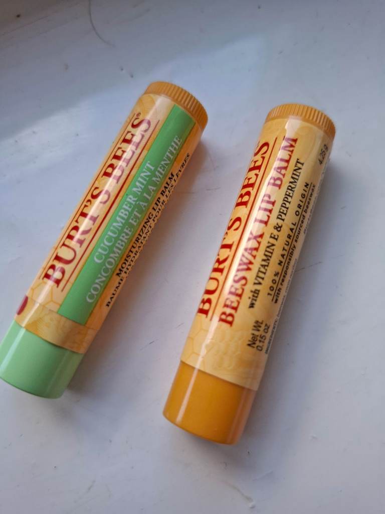 lip balm burt's bees sealed