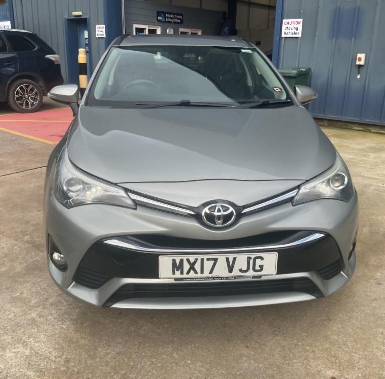 2017 Toyota Avensis 2.0D Business Edition 5dr ESTATE Diesel Manual