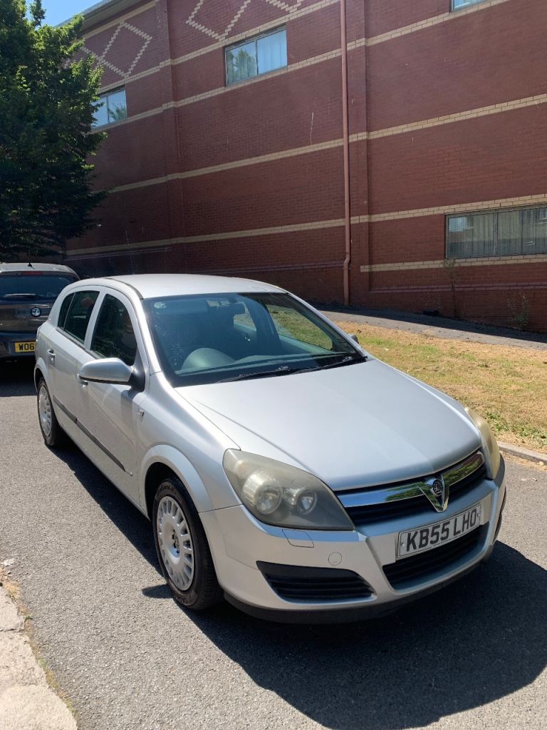 Vauxhall Astra 1.4 Life Hatchback - Ulez compliant + mot next Year 