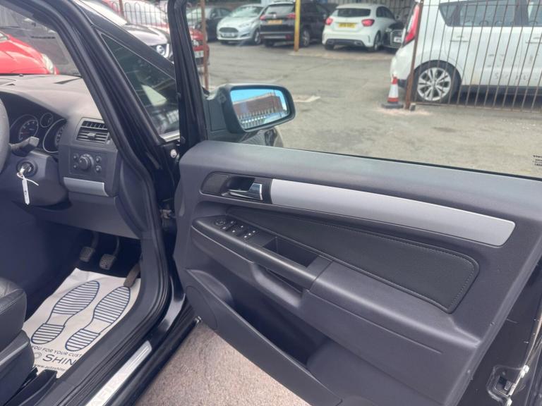 2009 Vauxhall Zafira 1.8i Elite 5dr MPV PETROL Manual
