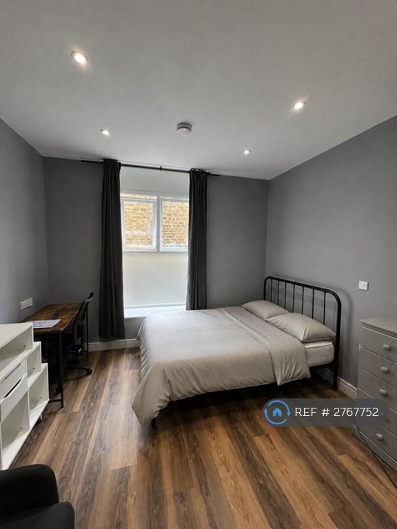 Studio flat in Portland St, Huddersfield, HD1 (#2767752)