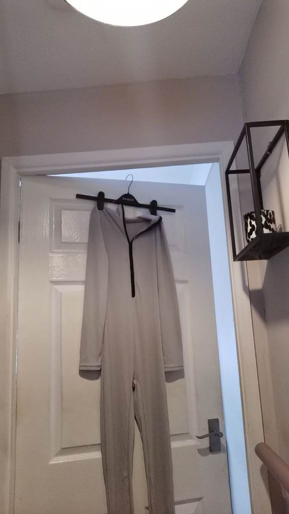 Grey Long-Sleeve Jumpsuit with Zip Detail – Good Condition