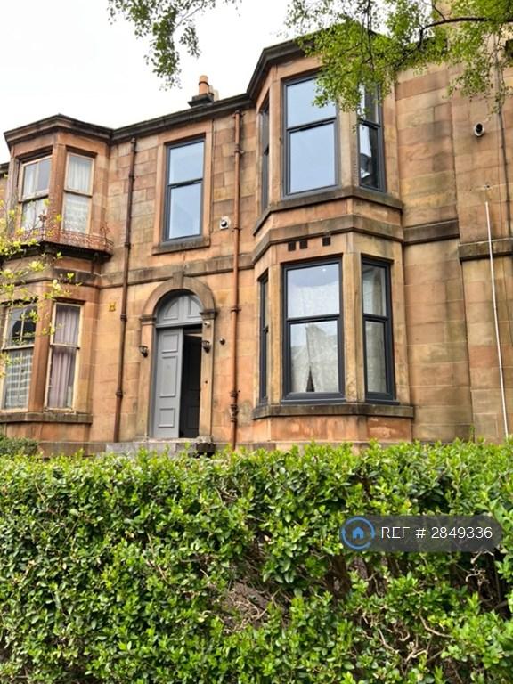 Studio flat in Dixon Avenue, Glasgow, G42 (#2849336)