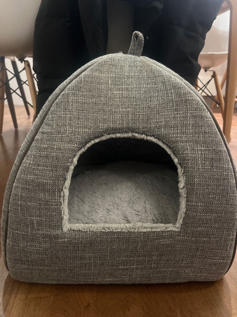 Free grey cat bed 