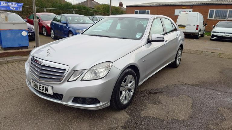 MERCEDES-BENZ E CLASS E200 CDI BlueEFFICIENCY SE 4dr Tip Automatic, Low Miles