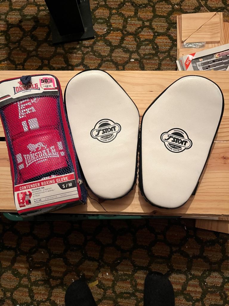 Kick box pads and Boxing Gloves