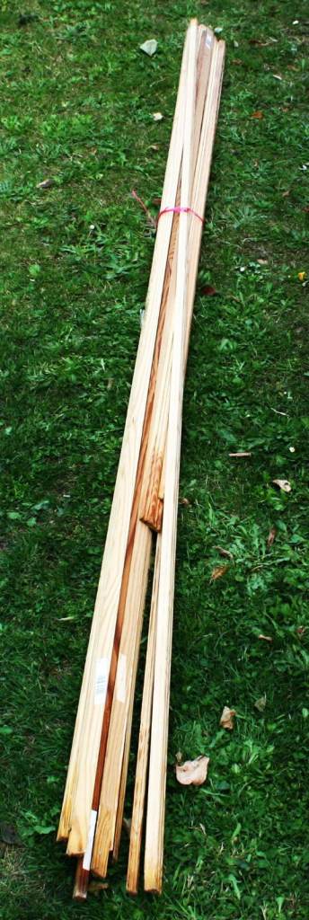 Bundle of 20 pieces of Pine Decorative Profile Timber 2400 - 21 - 8 Mtrs - Unused - as per photos