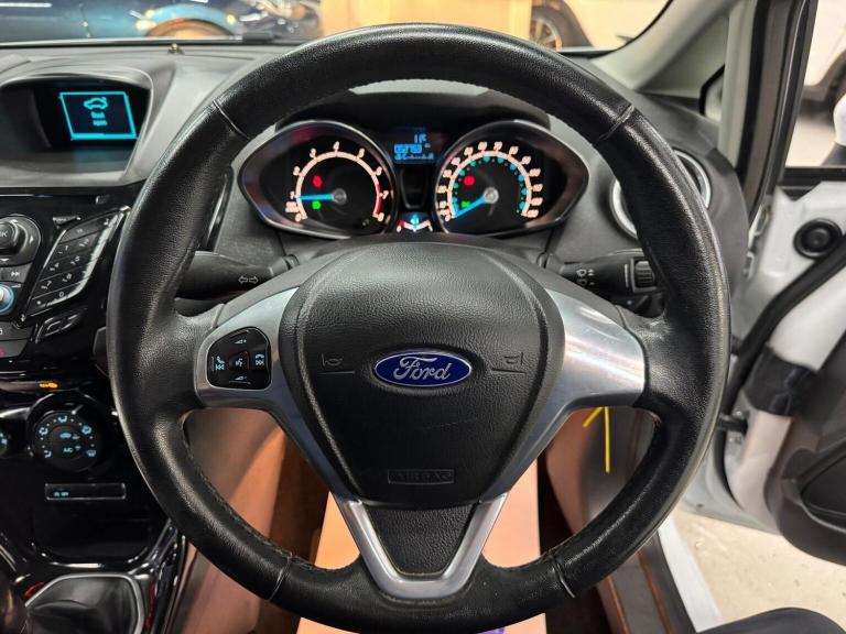 FORD FIESTA 1.0T EcoBoost Zetec Euro 5 (s/s) 5dr 2014