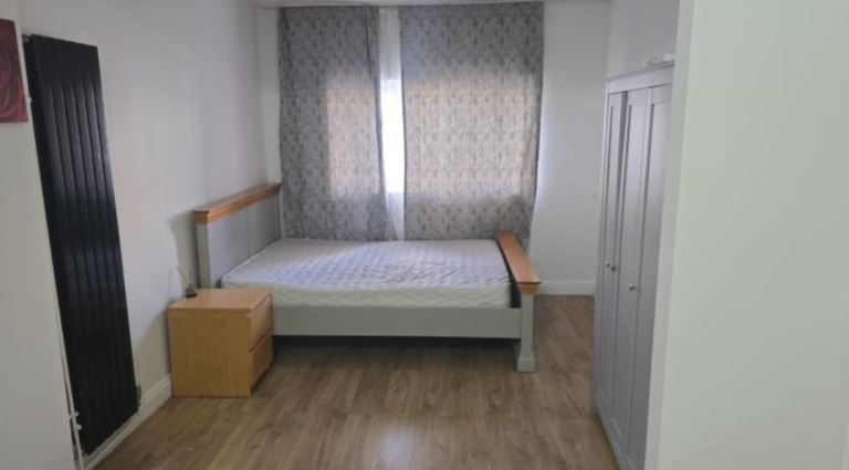 Modern Studio Flat | Furnished | Fitted Kitchen | Bills Included | Stockingstone Road, Luton - LU2