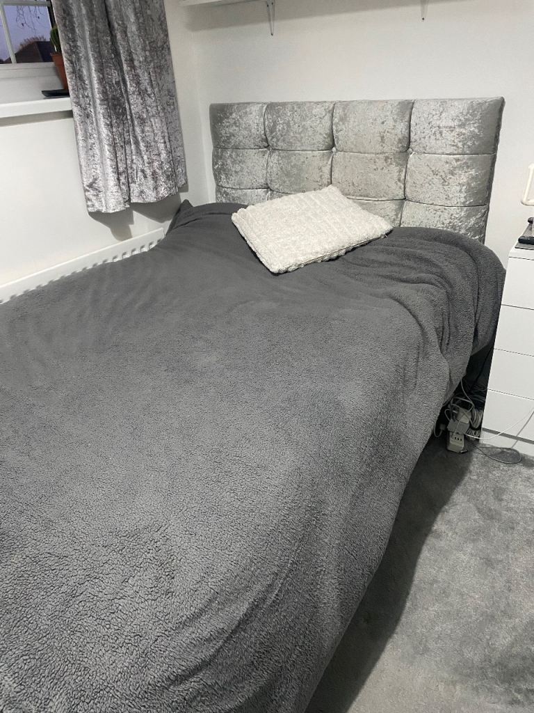 Small double bed 4ft wide 
