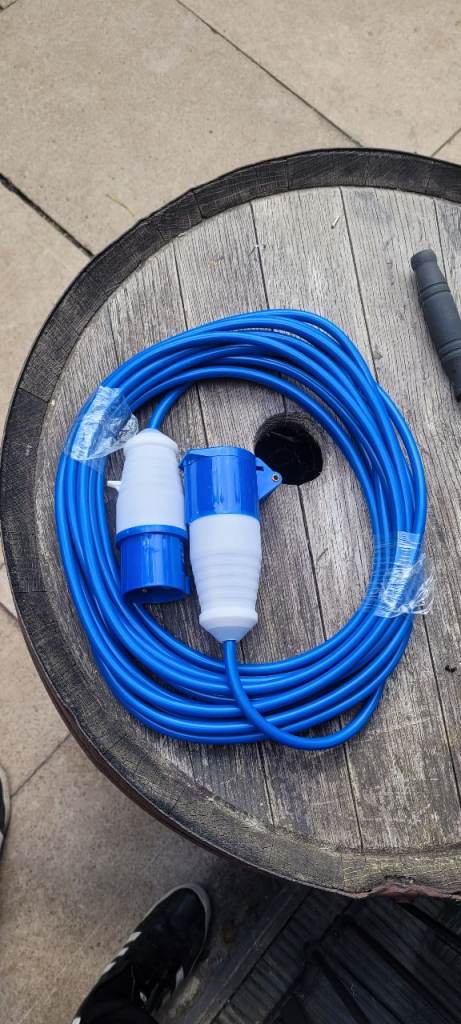 Hook up cable 