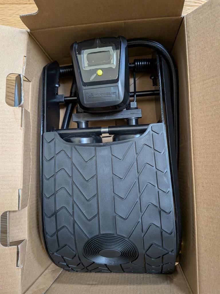 Michelin Digital Double Barrell foot pump 
