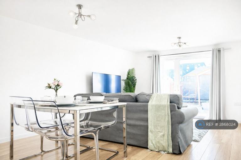 4 bedroom house in Schoolfield Way, Grays, RM20 (4 bed) (#2868024)