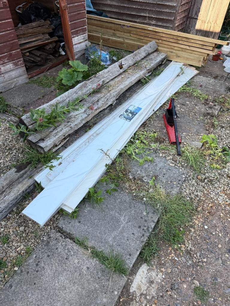 Wickes PVCu White Soffit Reveal Liner - 175mm x 9mm x 3m