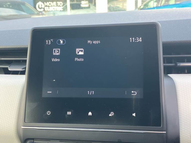 2022 Renault Clio 1.6 E-TECH Hybrid 140 SE Edition 5dr Auto Hatchback PETROL/ELECTRIC Automatic