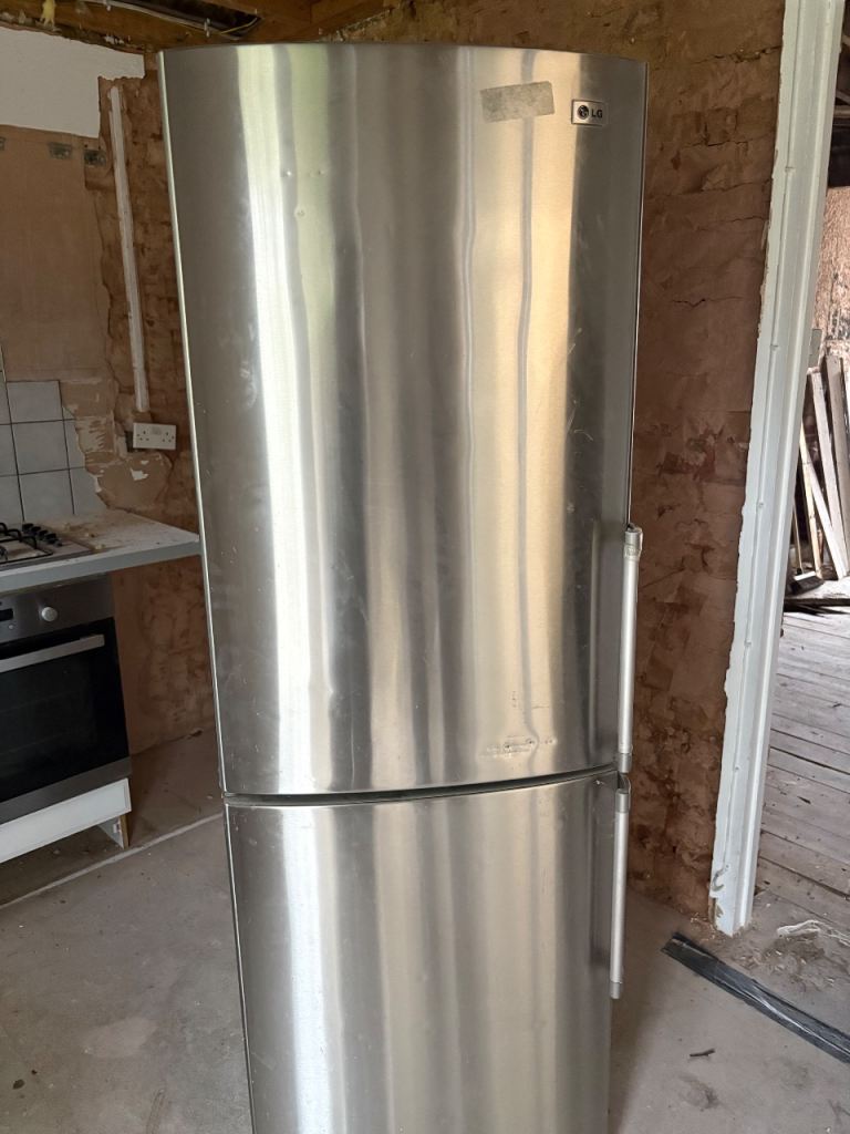 LG free standing 60/40 fridge freezer