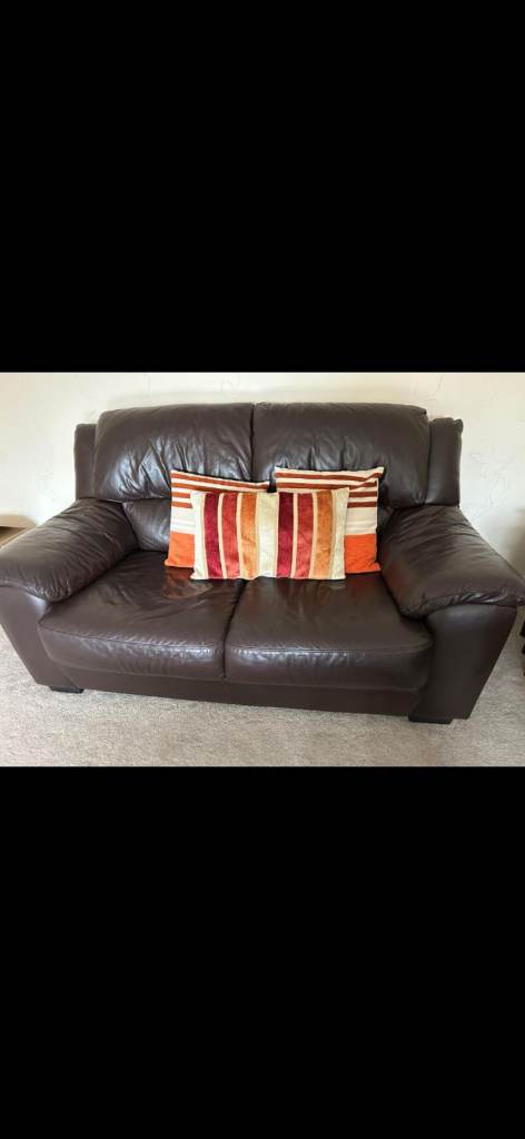 Brown Leather 2-Seater Sofa – Good Condition