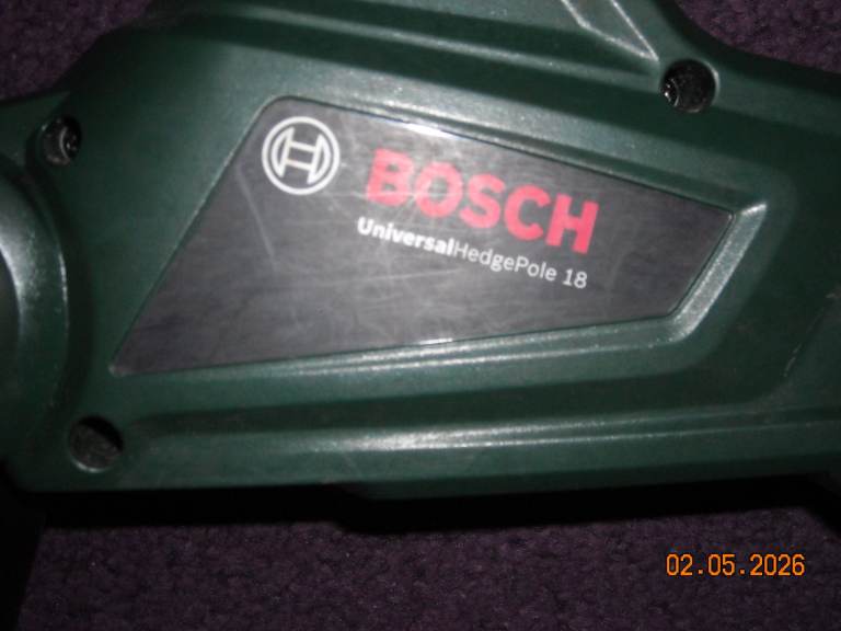 Bosch 18v  longpole hedge trimmer.