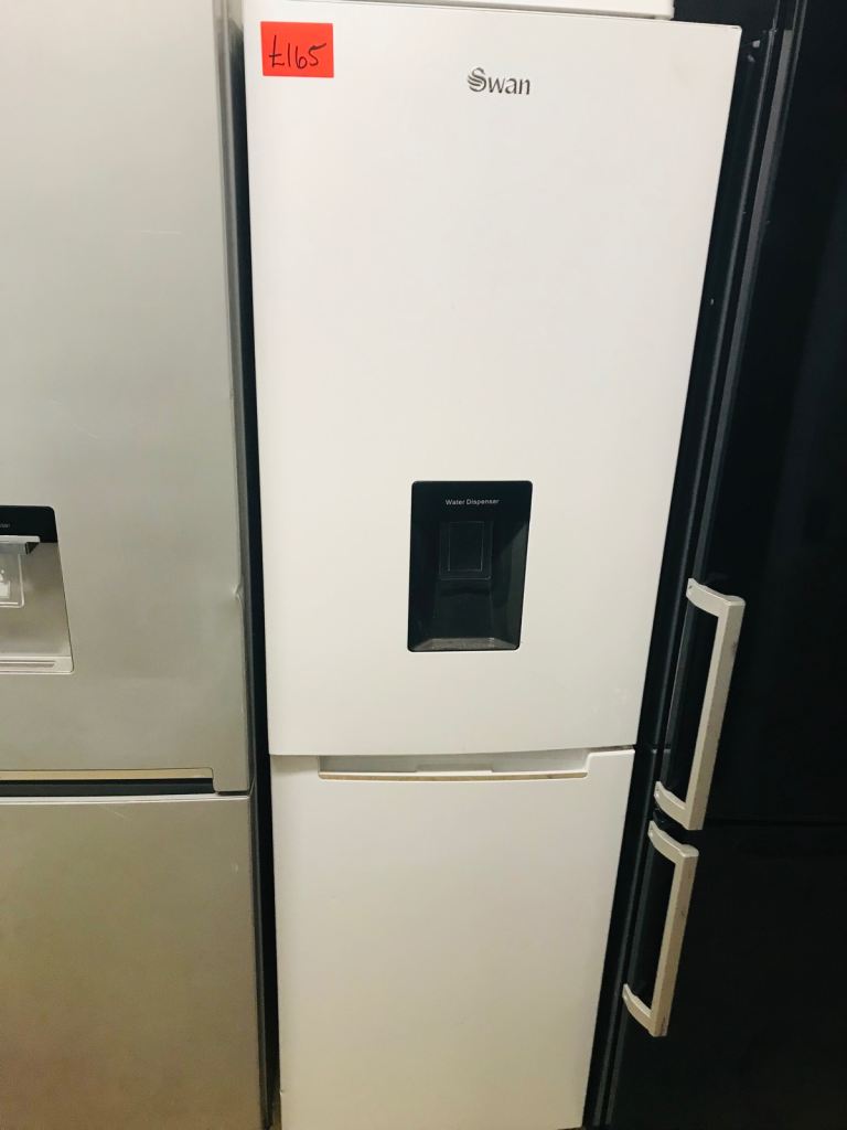 🚚 swan fridge freezer with water dispenser can deliver £165