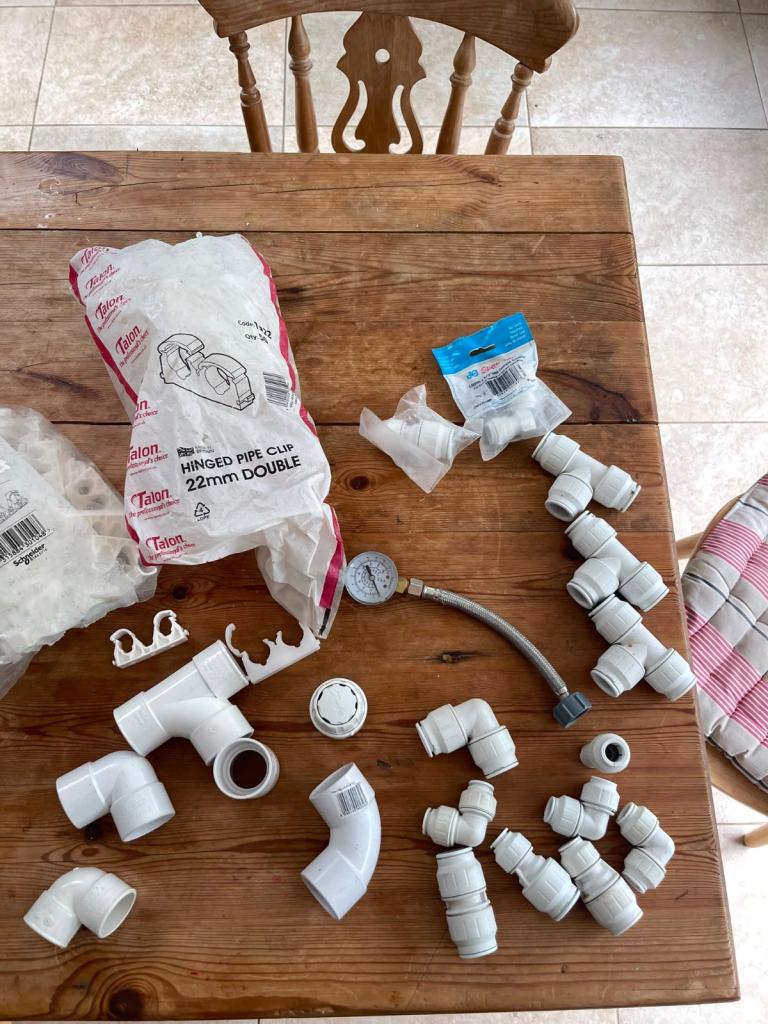 Various Plumbing Fittings £10 for all