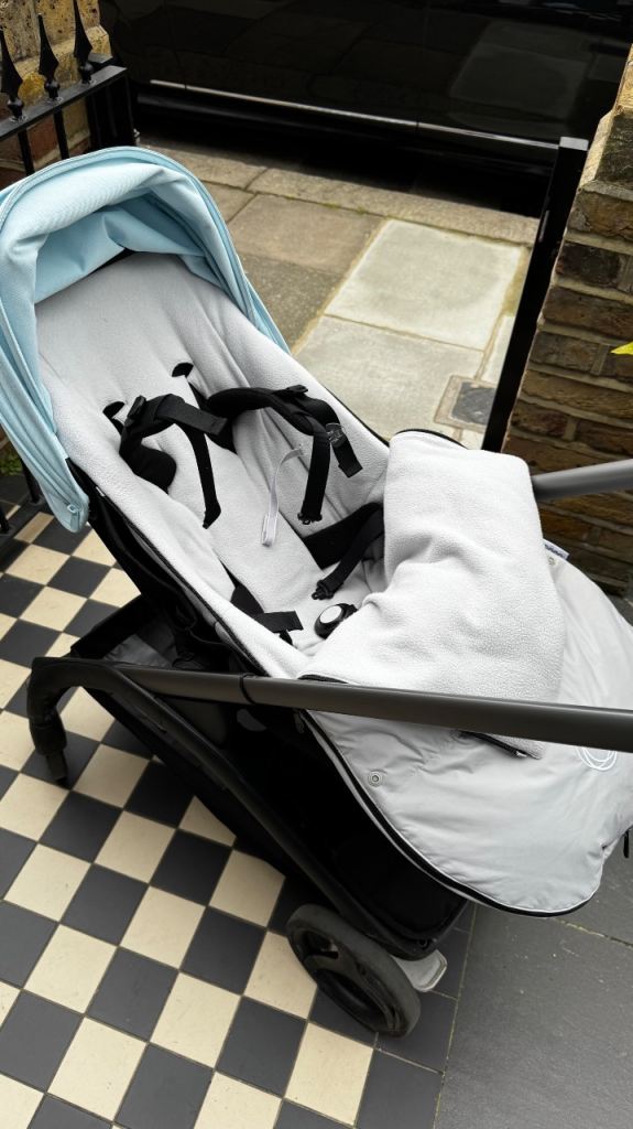 Bugaboo Dragonfly Stoller + Carry Cot