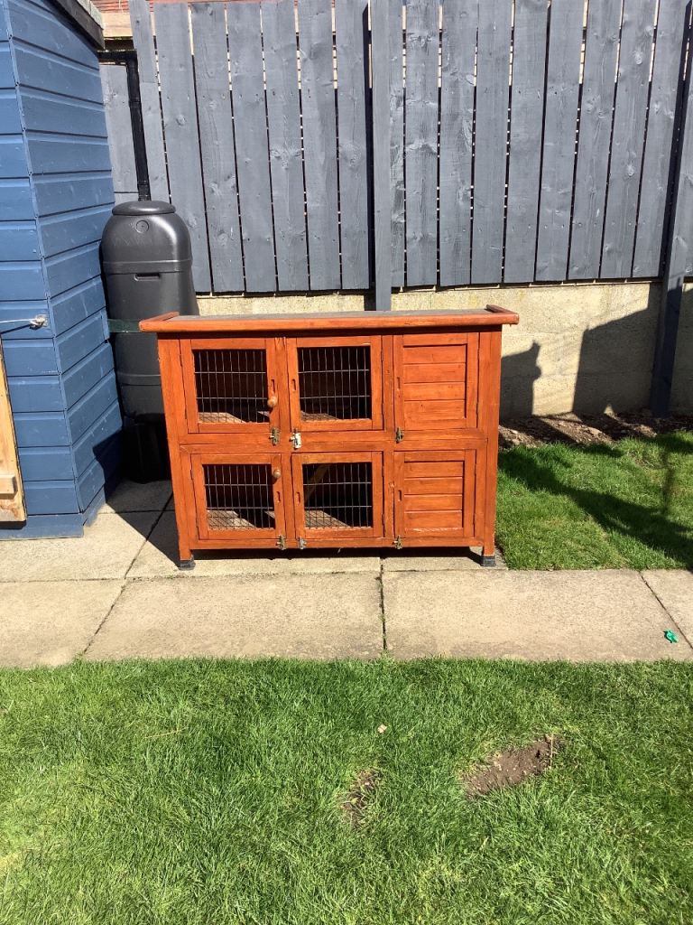 Rabbit hutch small