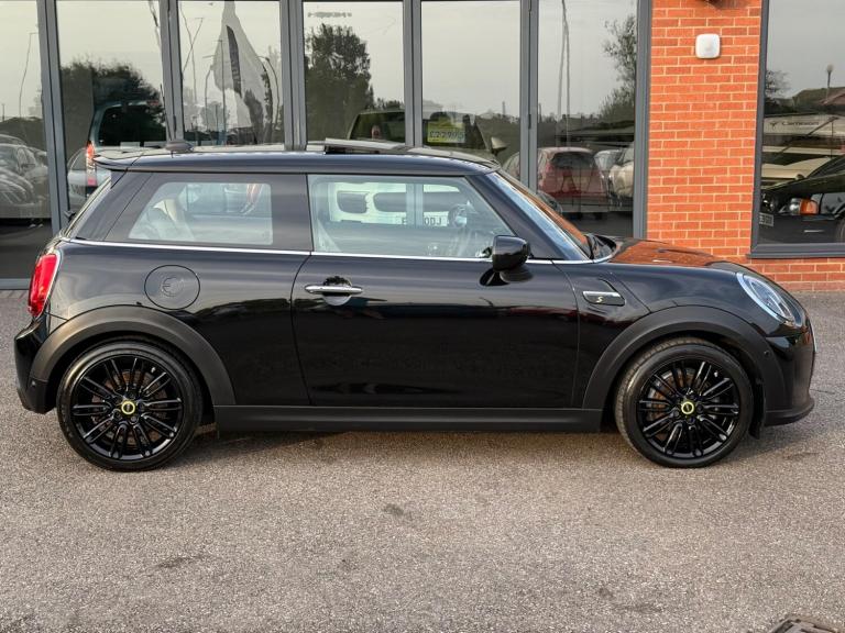 2022 MINI Electric Hatch Cooper SE 32.6kWh Level 2 Auto 3dr HATCHBACK Electric Automatic