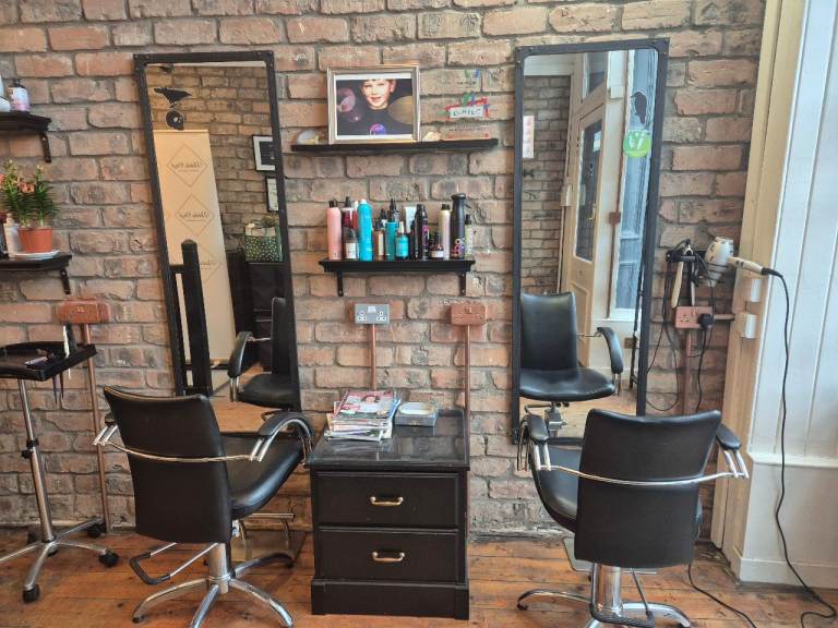 Hairdressing space to rent