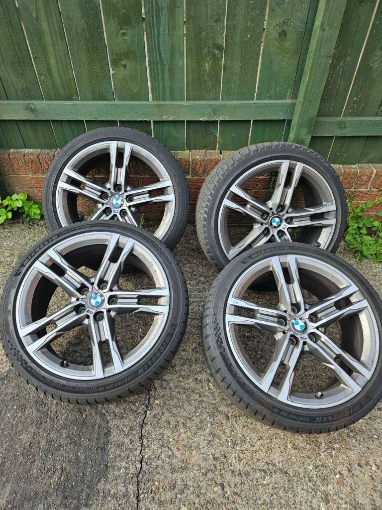 BMW tyress with alloys