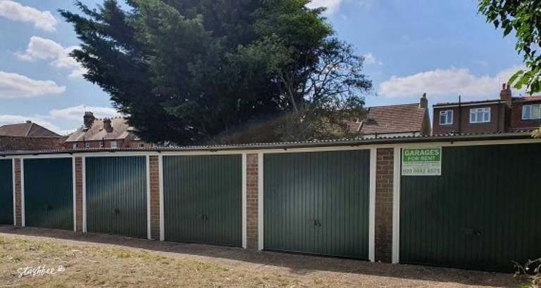Garage to rent in Worcester Park (KT4) | Stashbee