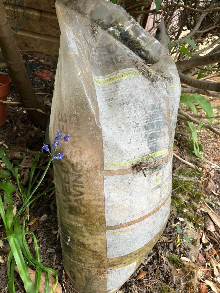UNOPENED SACK OF WEED FREE PAVING SAND