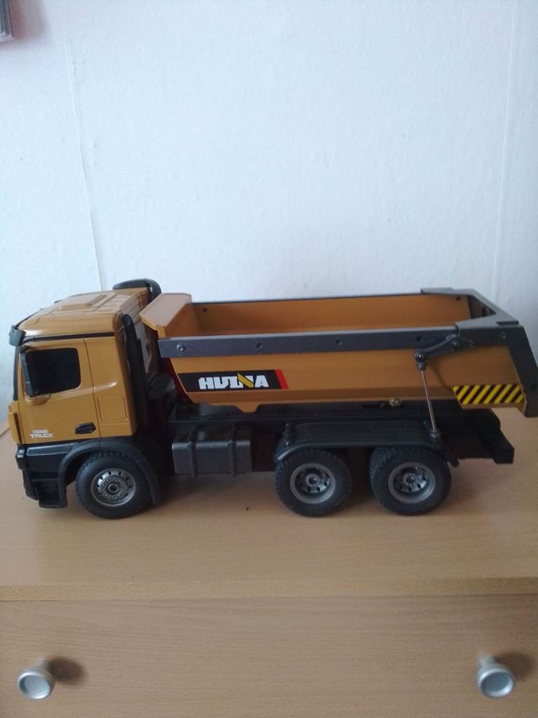 HUINA REMOTE CONTROL LORRY USED 