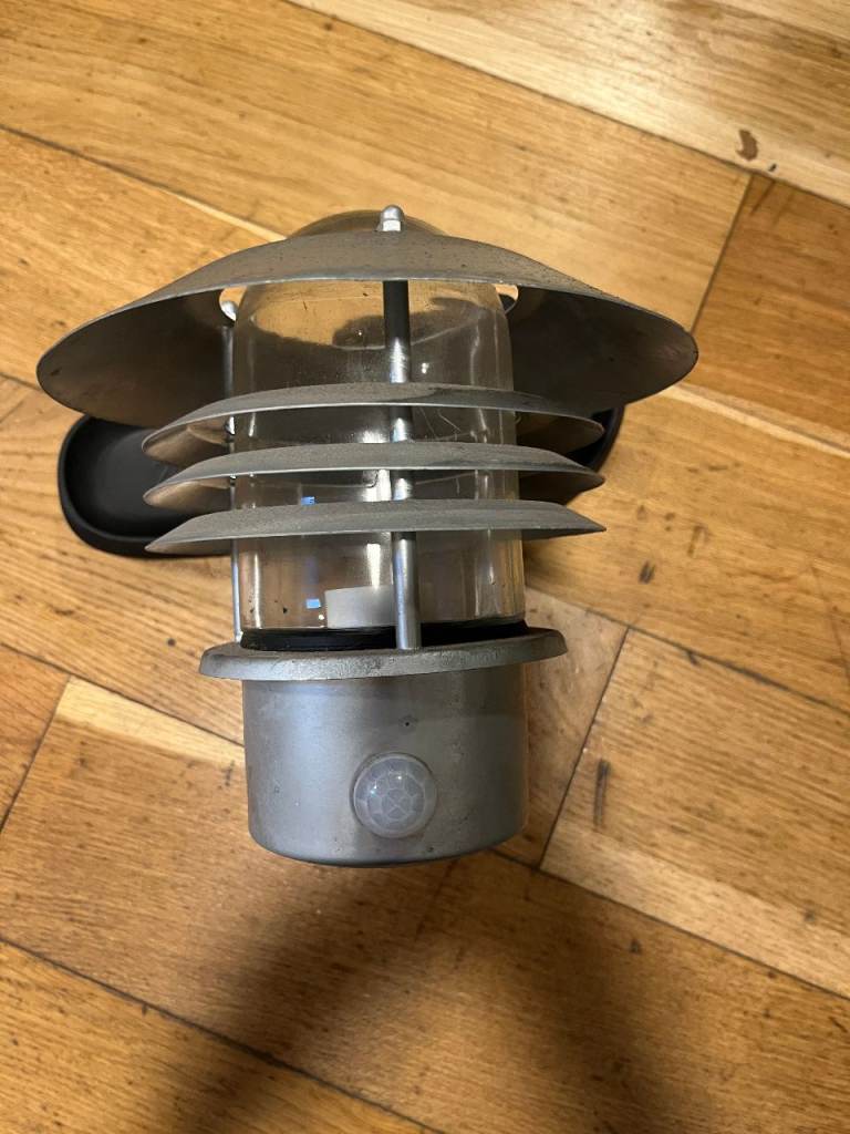 Galvanised Steel Outdoor Costal PIR Sensor Light RRP £43