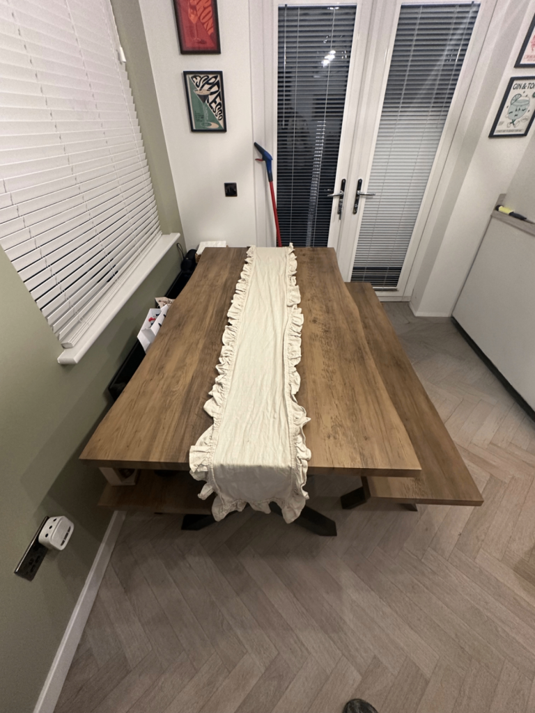 Kitchen table 