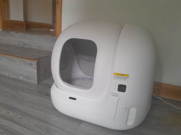 Quick for sale cat robot litter