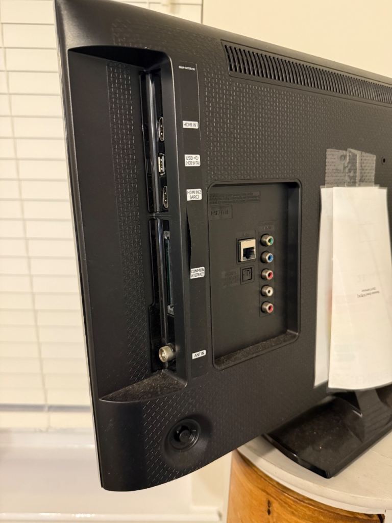 Samsung  smart Tv 24”