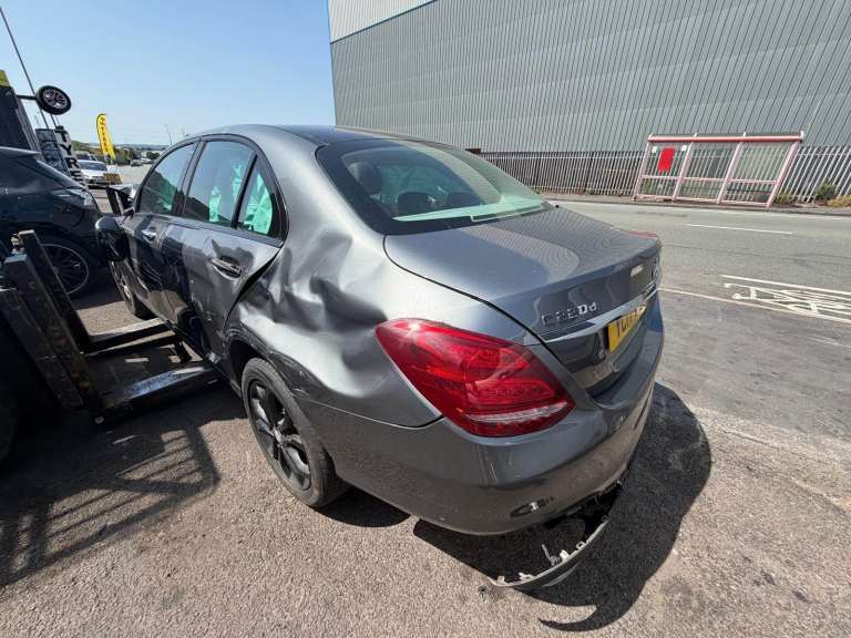 2017 MERCEDES  C-CLASS C 220 D SPORT PREMIUM PLUS 2.1 DIESEL BREAKING FOR PARTS