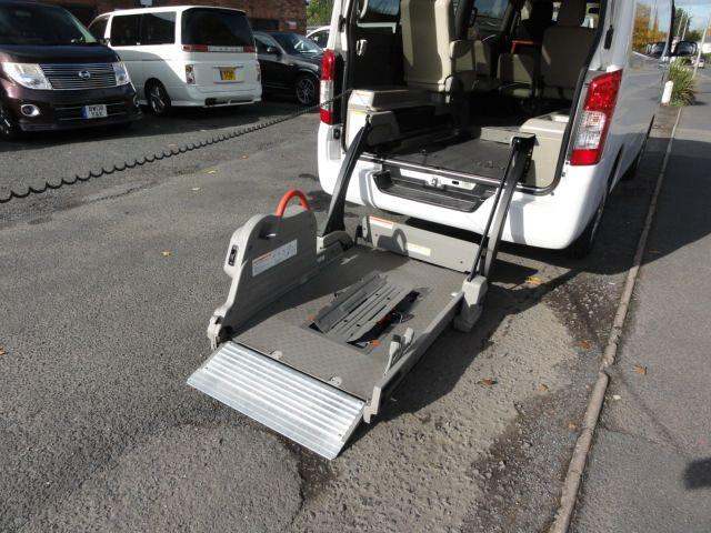  Nissan Urvan NV350 DUAL WHEELCHAIR CARRIER OR CAMPER Petrol Automatic