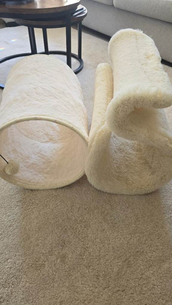 Cat radiator bed and tunnel