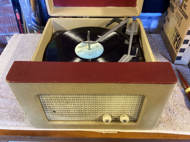 Vintage Record Player EAR restored and working