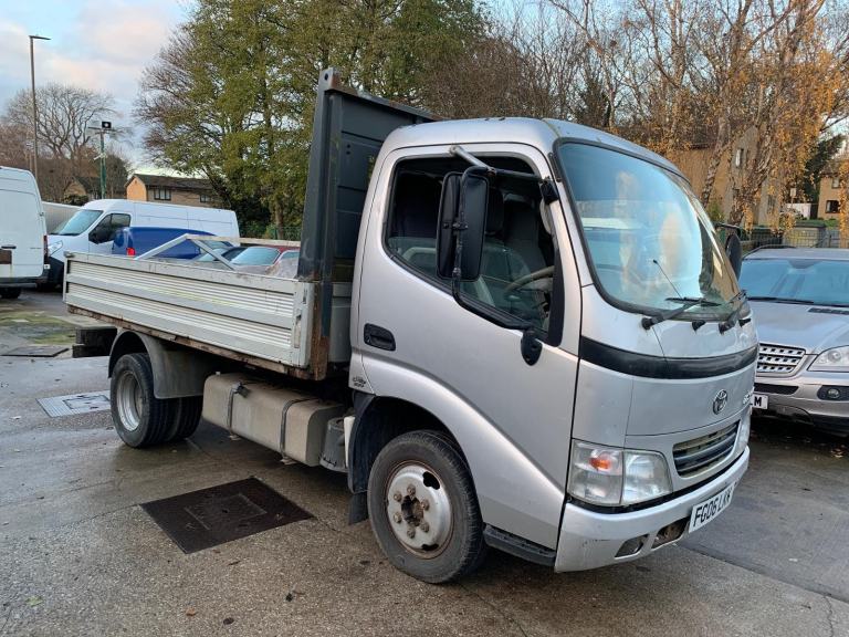 Toyota DYNA 350 MWB D-4D 3500 gvw TWIN WHEEL ALLOY DROPSIDE PICKUP (PX HILUX) 
