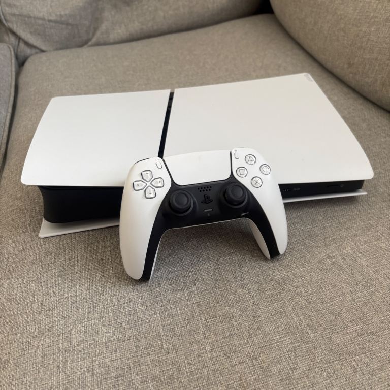 PS5 Slim Digital Edition Unboxed