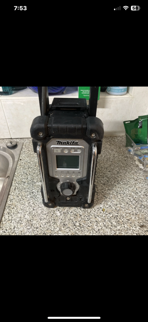 Makita site radio with Bluetooth 