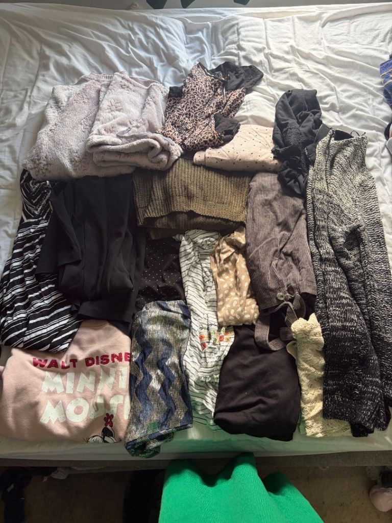 Large Bundle of Women's Clothes – 17 items
