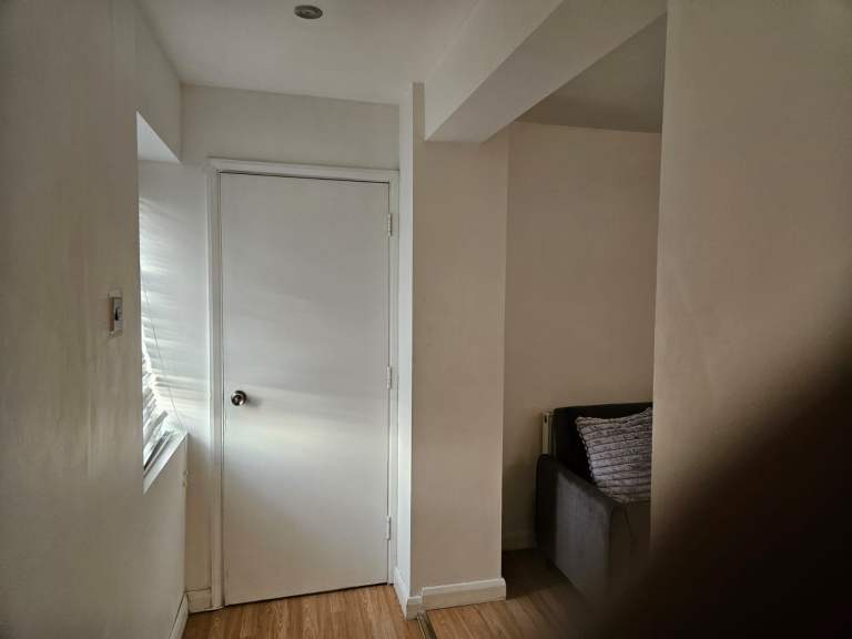 2 rooms to rent