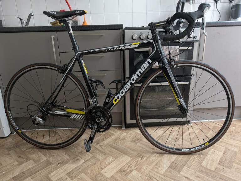 Boardman full carbon road bike , 54cm. 105, amazing condition