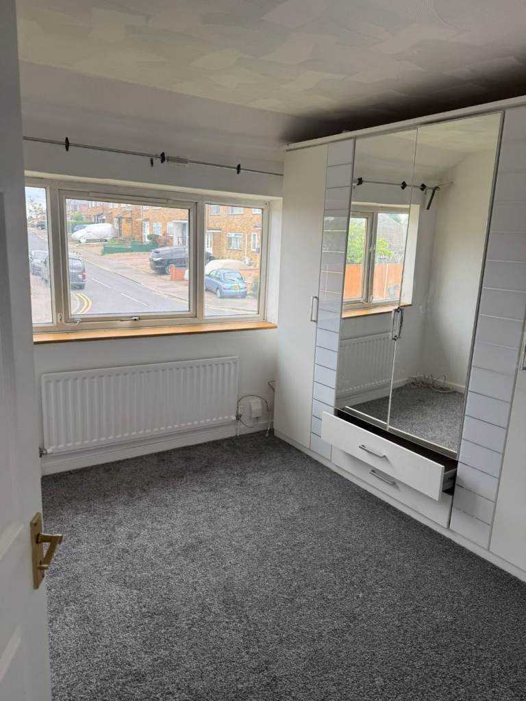 Share double bedroom available for rent 