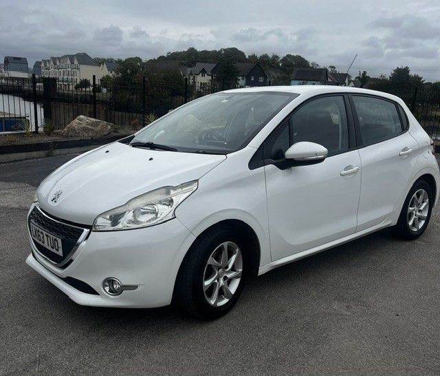 Peugeot, 208, Hatchback, 2013, Manual, 1199 (cc), 5 doors