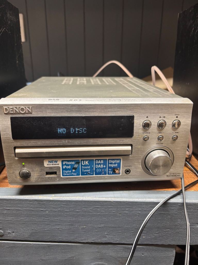 Denon RCD-M39 CD Amplifier player Receiver Stereo Premium Silver w/speakers
