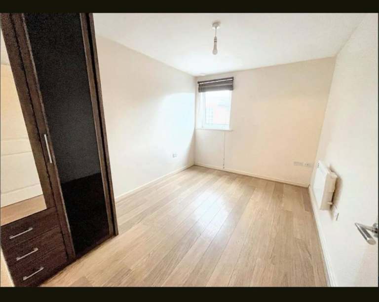 2 Bed House Slough Berkshire SL2 Near Wexham Park Hospital | COMPANY LET ALLOWED 